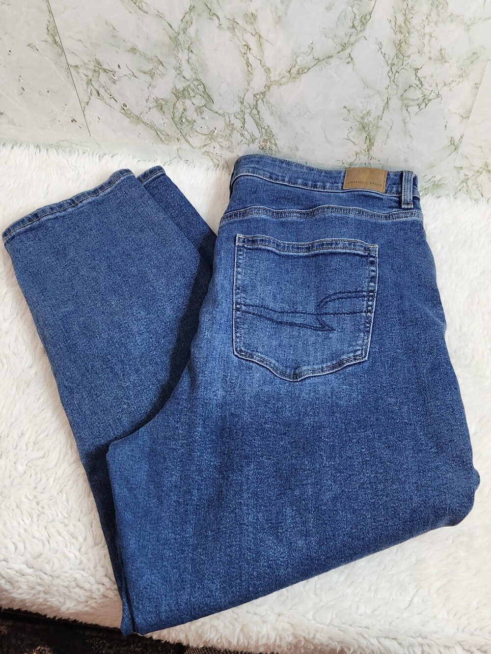 American Eagle Outfitters Mom Jeans